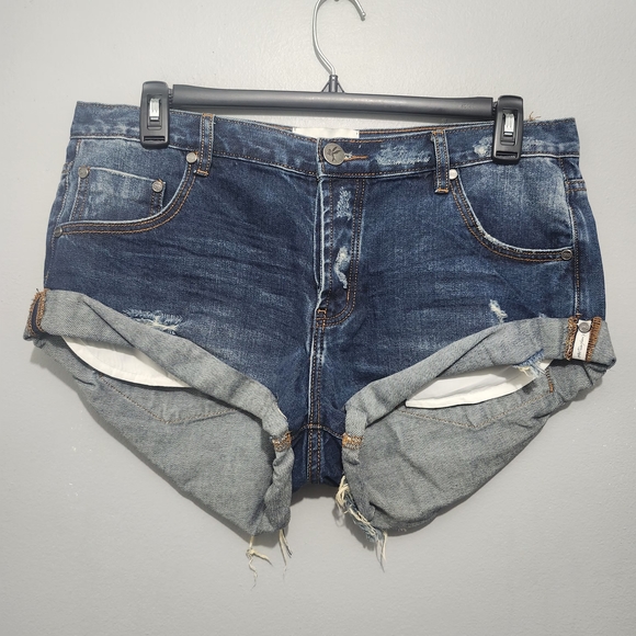 One Teaspoon Pants - One Teaspoon Distressed Blue Jean Shorts